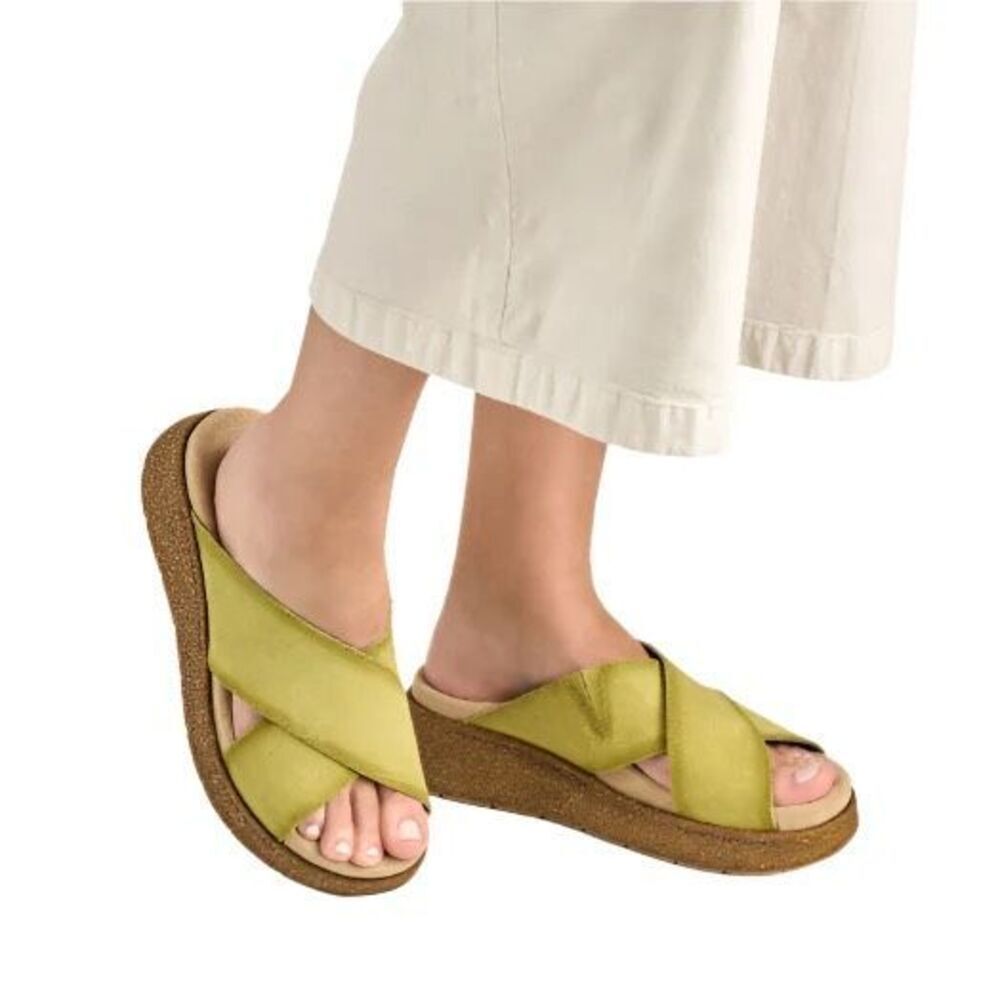 NEW Dansko Bridget Platform Sandal in Lime Suede NIB Boho-Chic, Eclectic, Retro